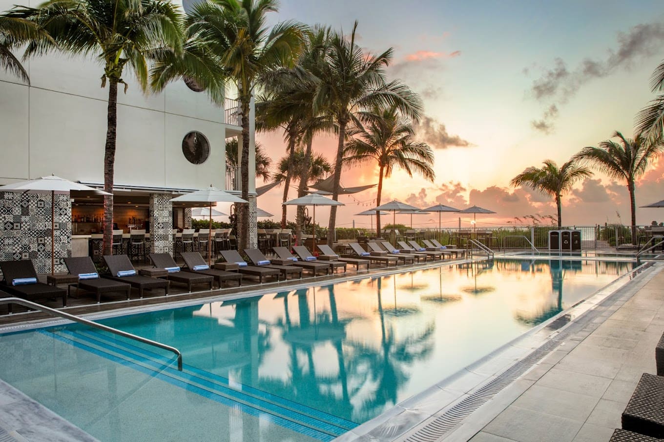 pool at costa deste vero beach