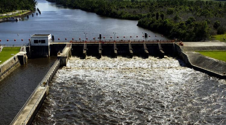 locks of lake okeechobee releasing water